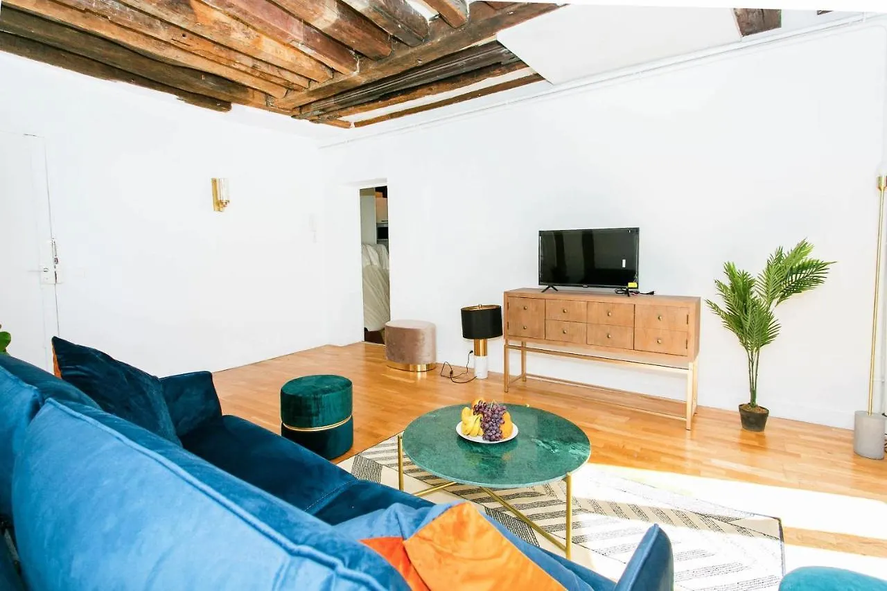 Louvre - Rivoli City Apartment Paris France